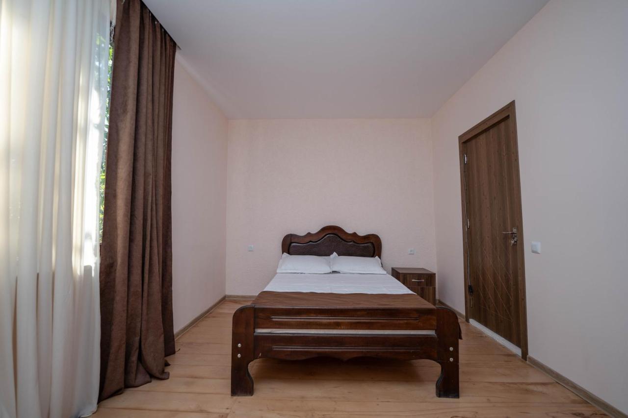 Guest House Gold Telavi Buitenkant foto