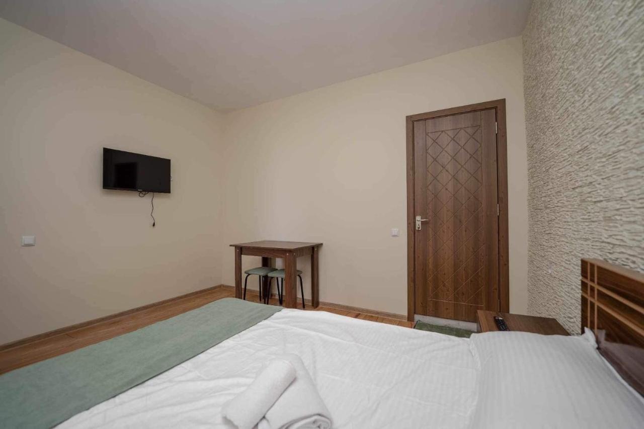 Guest House Gold Telavi Buitenkant foto
